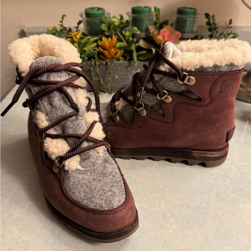 Sorel Women's Brown and Gray Winter Boots